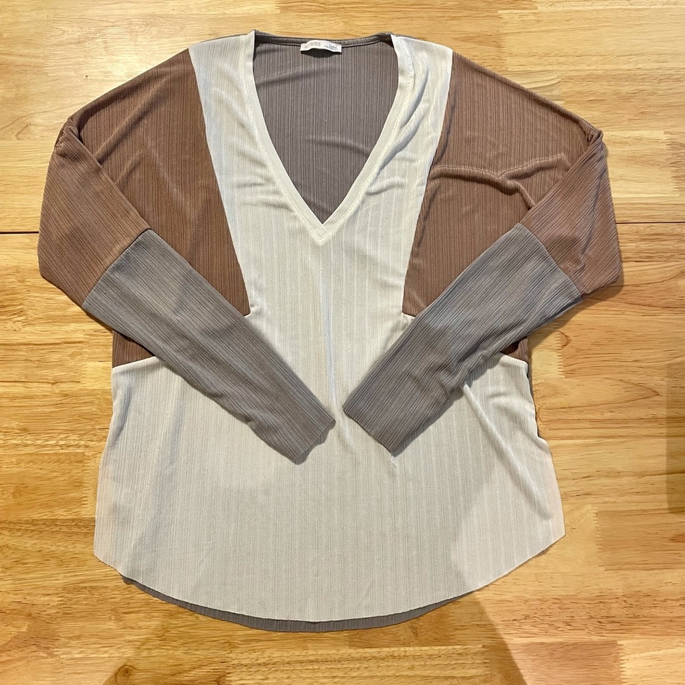 🛍 Zara V-neck top - Colour-blocked - S